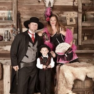 family-wild-west-costumes