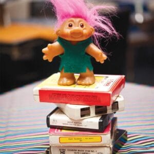 80s-theme-birthday-party-decor-troll