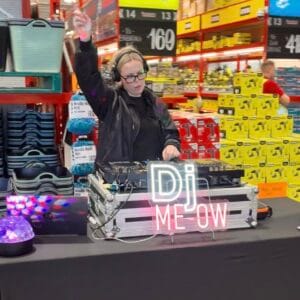 DJ Me-Ow store